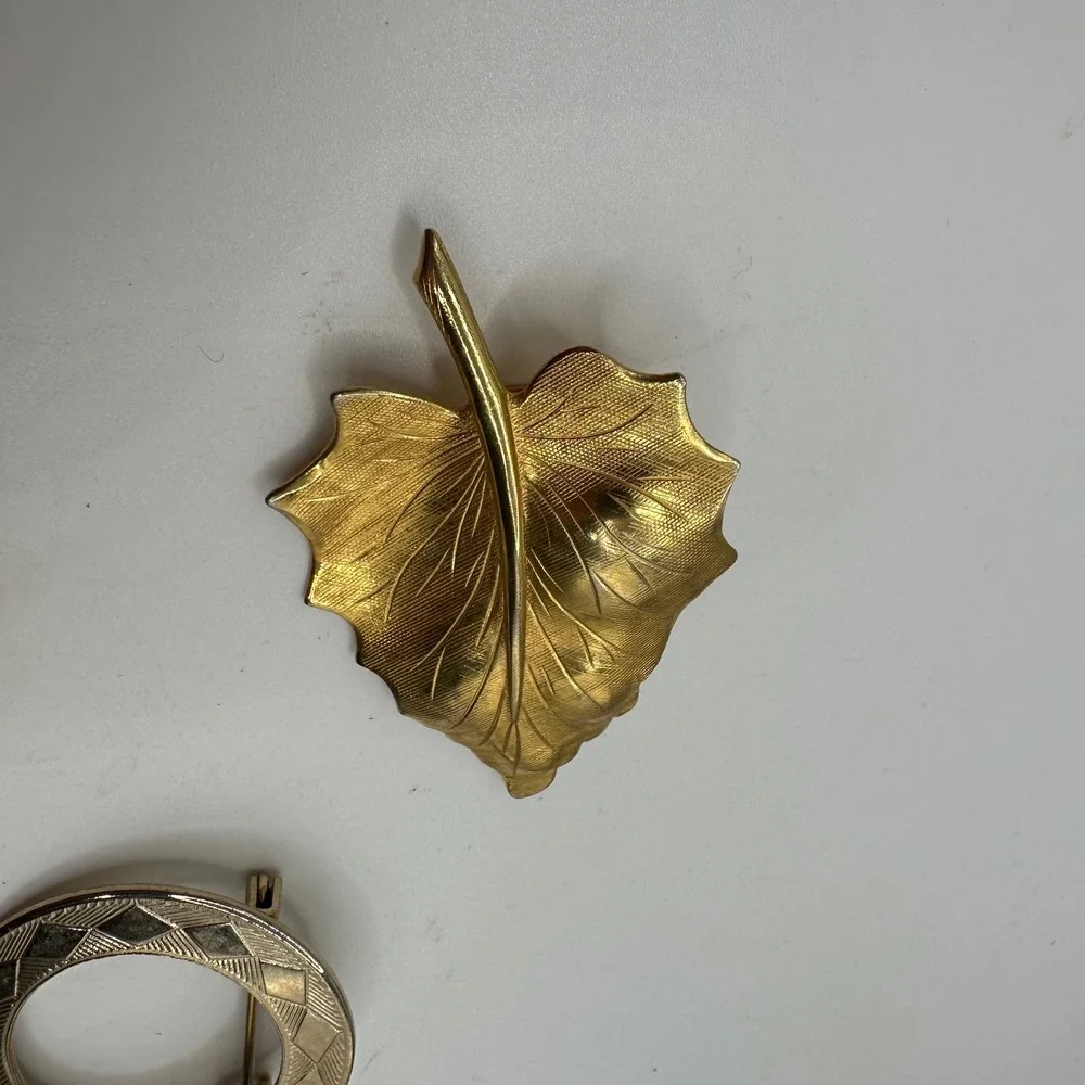 VTG MCM Brooch Lot 3 Gold Tone Leaf Geometric Circle Floral Wreath Pins Coquette